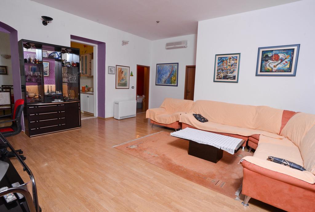 Epicenter Apartments Split Room photo
