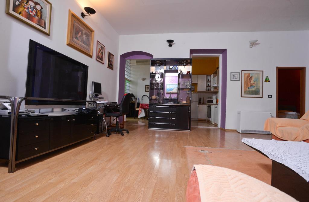 Epicenter Apartments Split Room photo