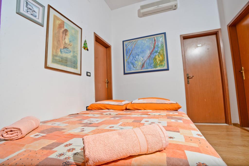 Epicenter Apartments Split Room photo