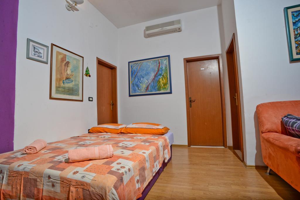 Epicenter Apartments Split Room photo