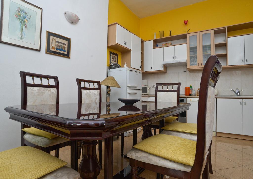 Epicenter Apartments Split Room photo